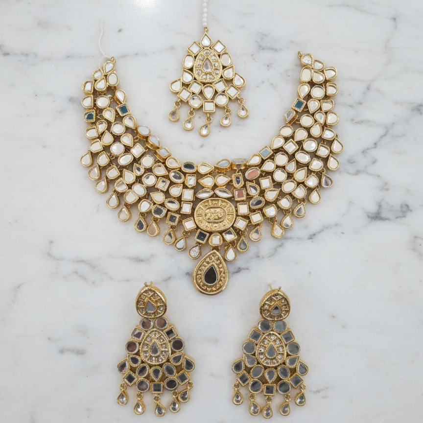 Gulzaar Kundan Set
