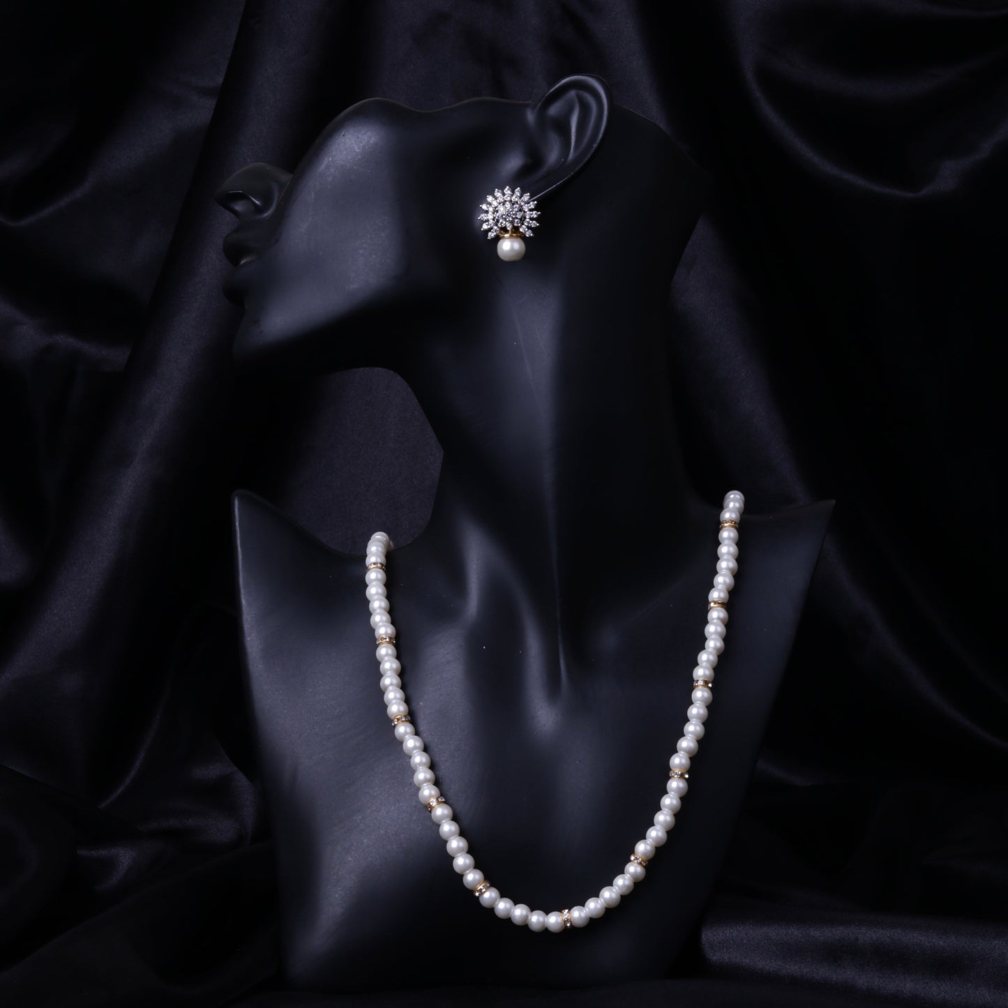 Zarkoon Jarao Tops With Pearl Mala Necklace Set