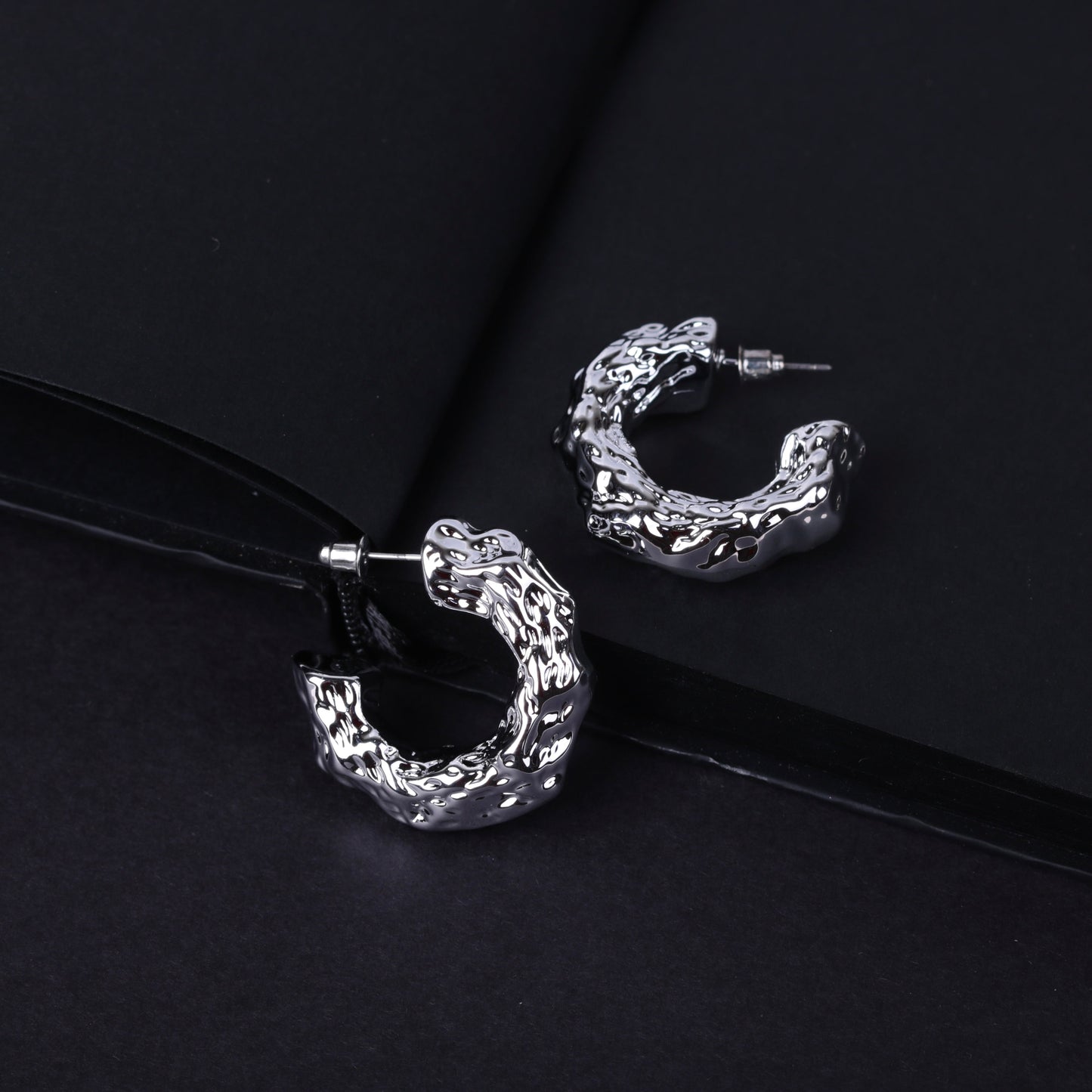 Wrinkled Shaped Earring