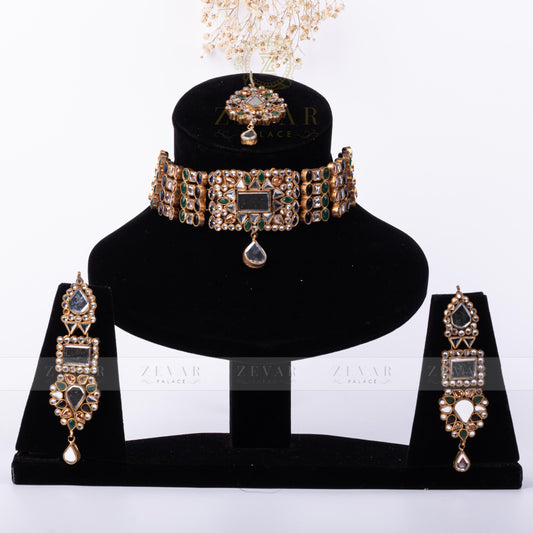 Stunning Kundan Set - 018