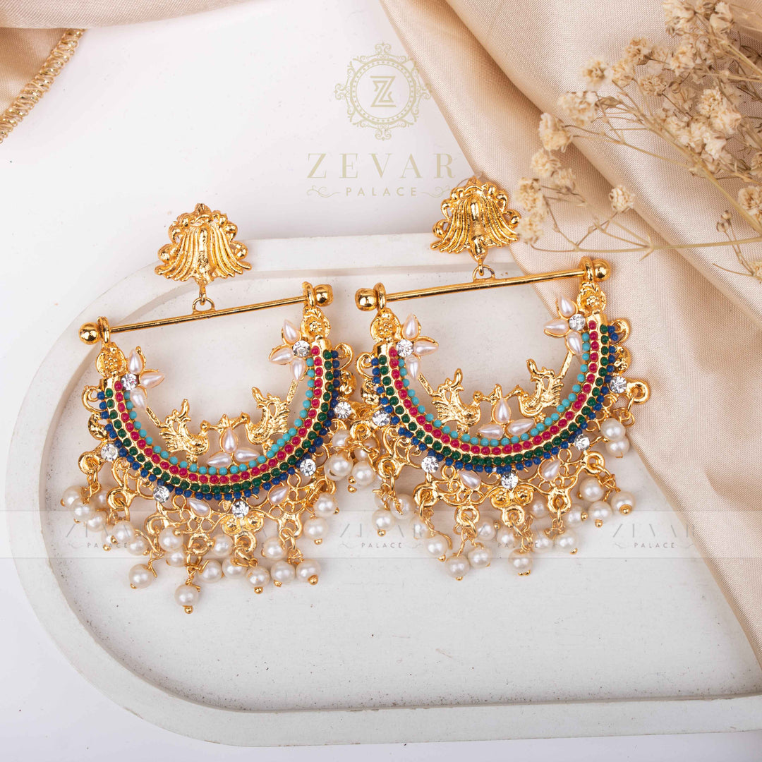 HALF CUT PEACOCK EARRINGS 02