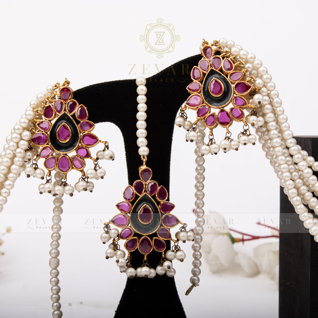 Pearl Sahara Earring & Teeka