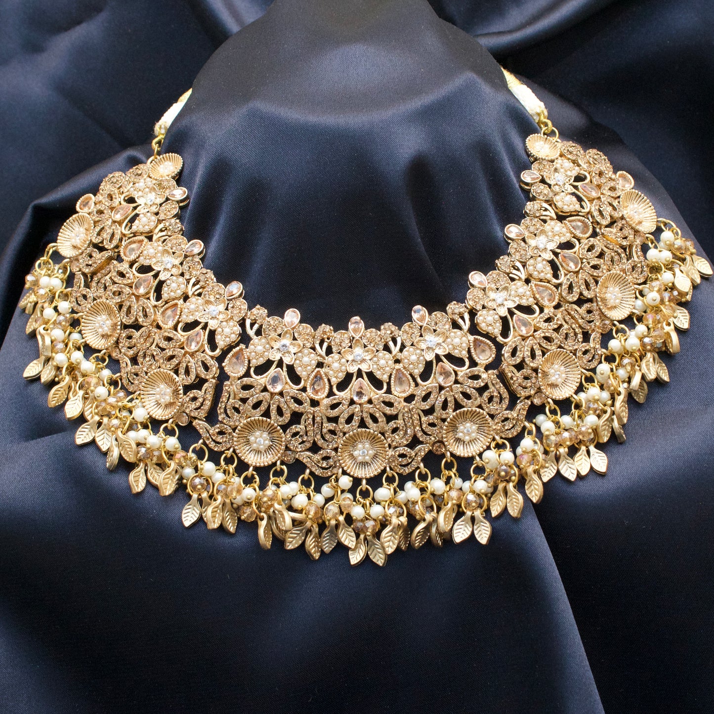 Traditional Kundan Necklace Set