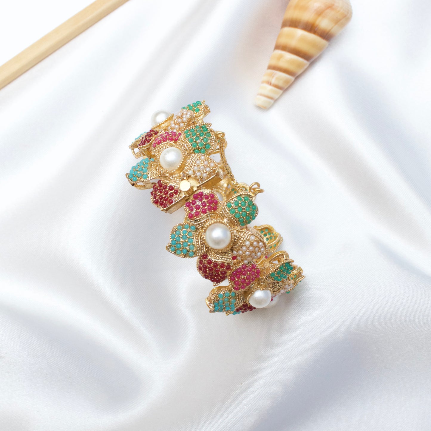 Single Pearl Naurattan Bangle