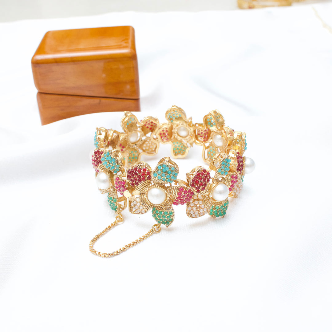 Single Pearl Naurattan Bangle