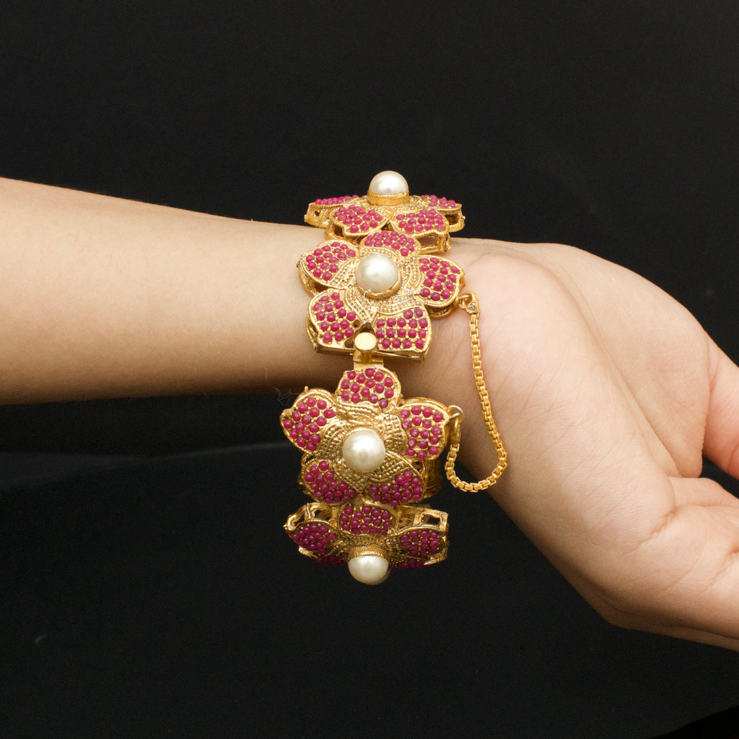 Pearl Naurattan Bangle