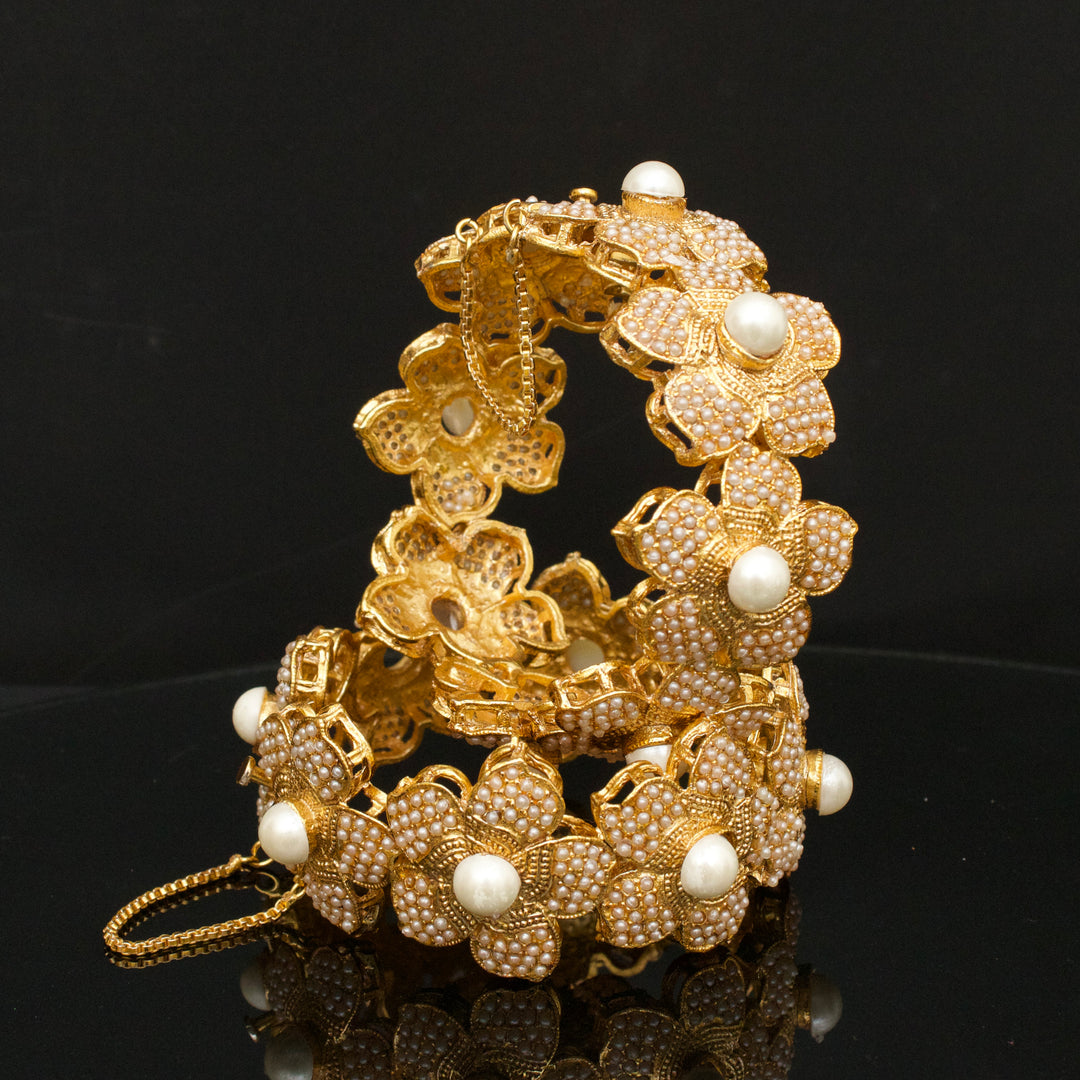Pearl Naurattan Bangle