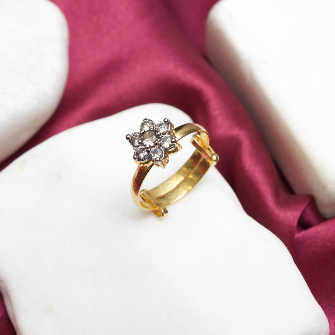 Zircoon Flowers Ring