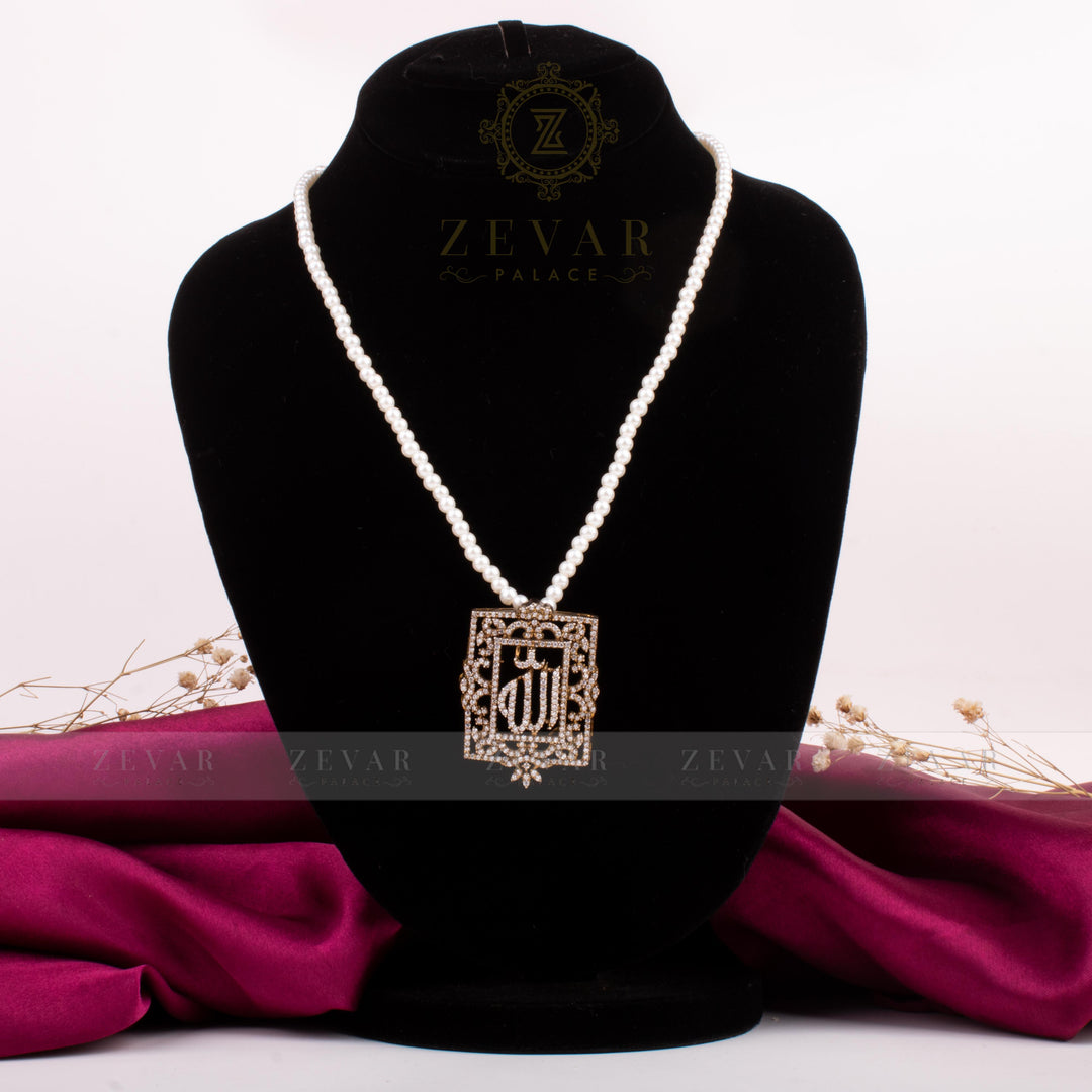 Calligraphy Pendant 052
