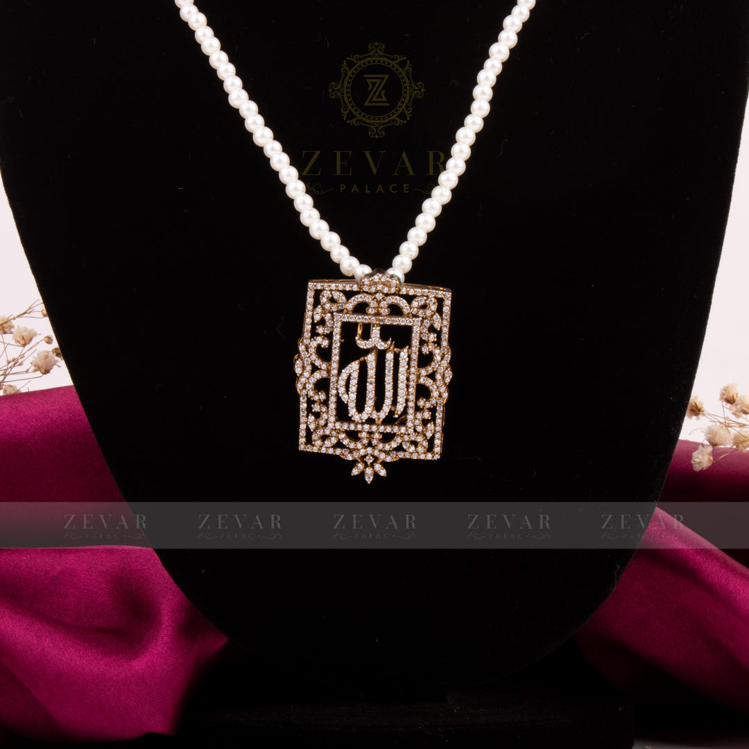 Calligraphy Pendant 052