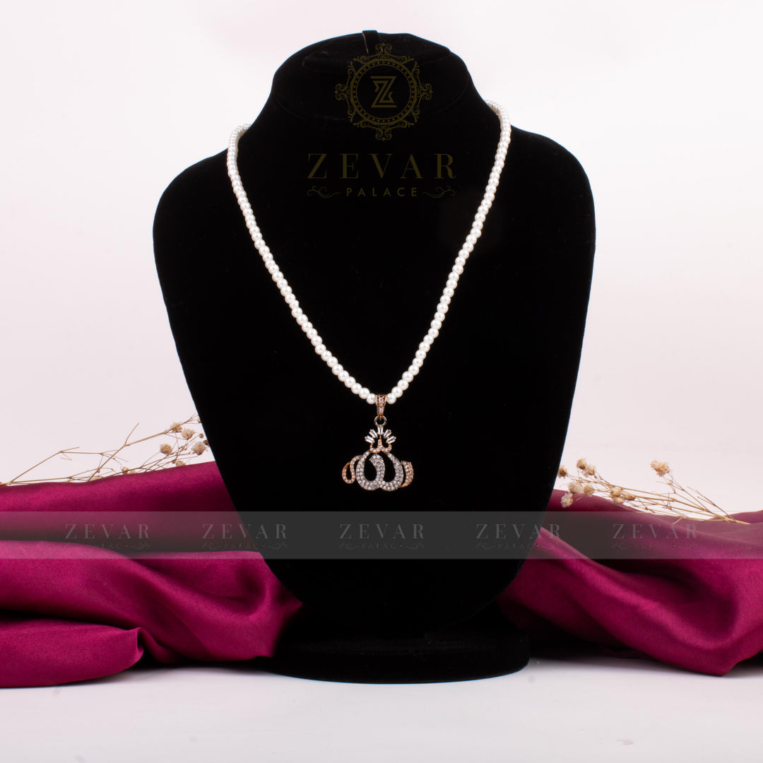 Calligraphy Pendant 064