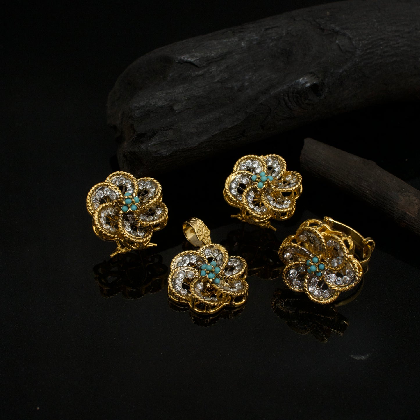 Synthetic Gold Locket Set