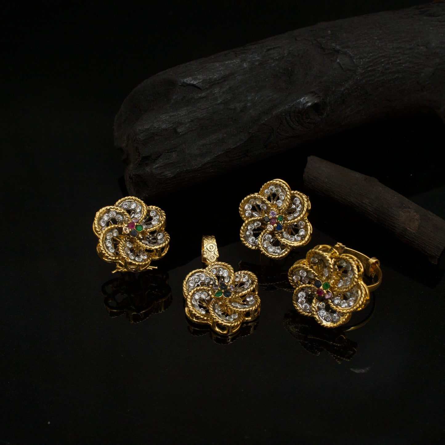 Synthetic Gold Locket Set