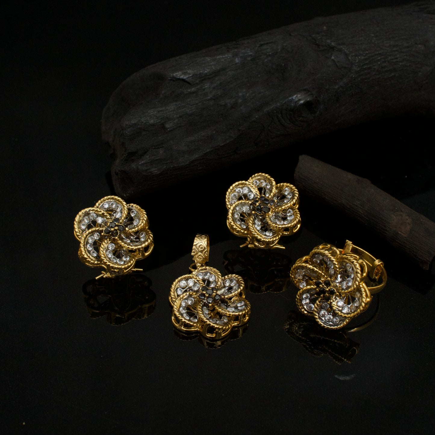 Synthetic Gold Locket Set