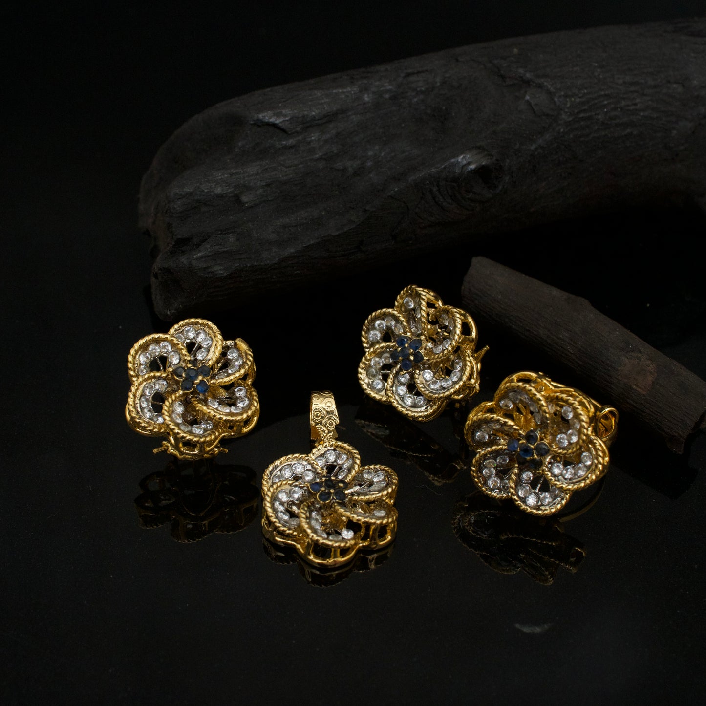 Synthetic Gold Locket Set