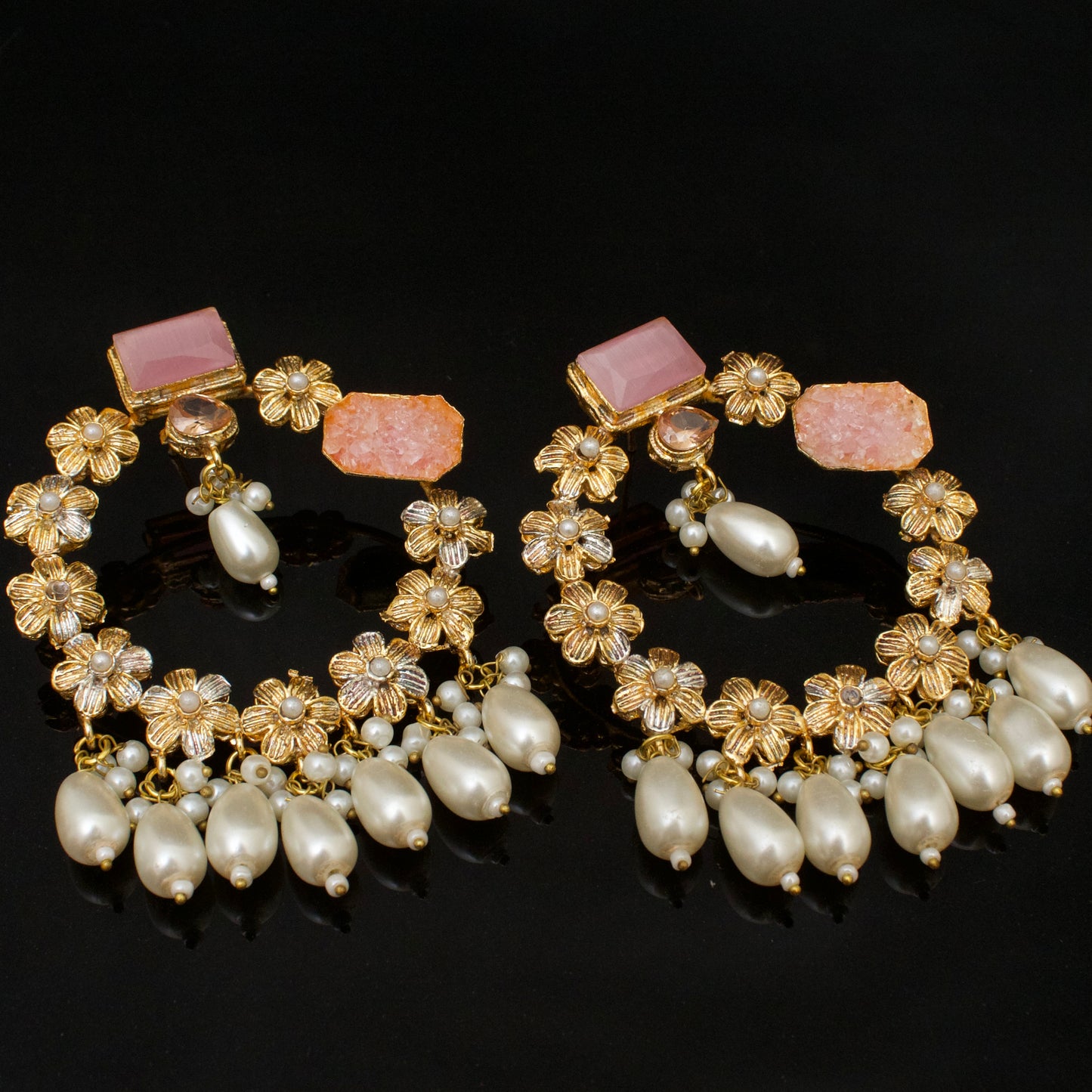 FLOURISH PEARL EARRING