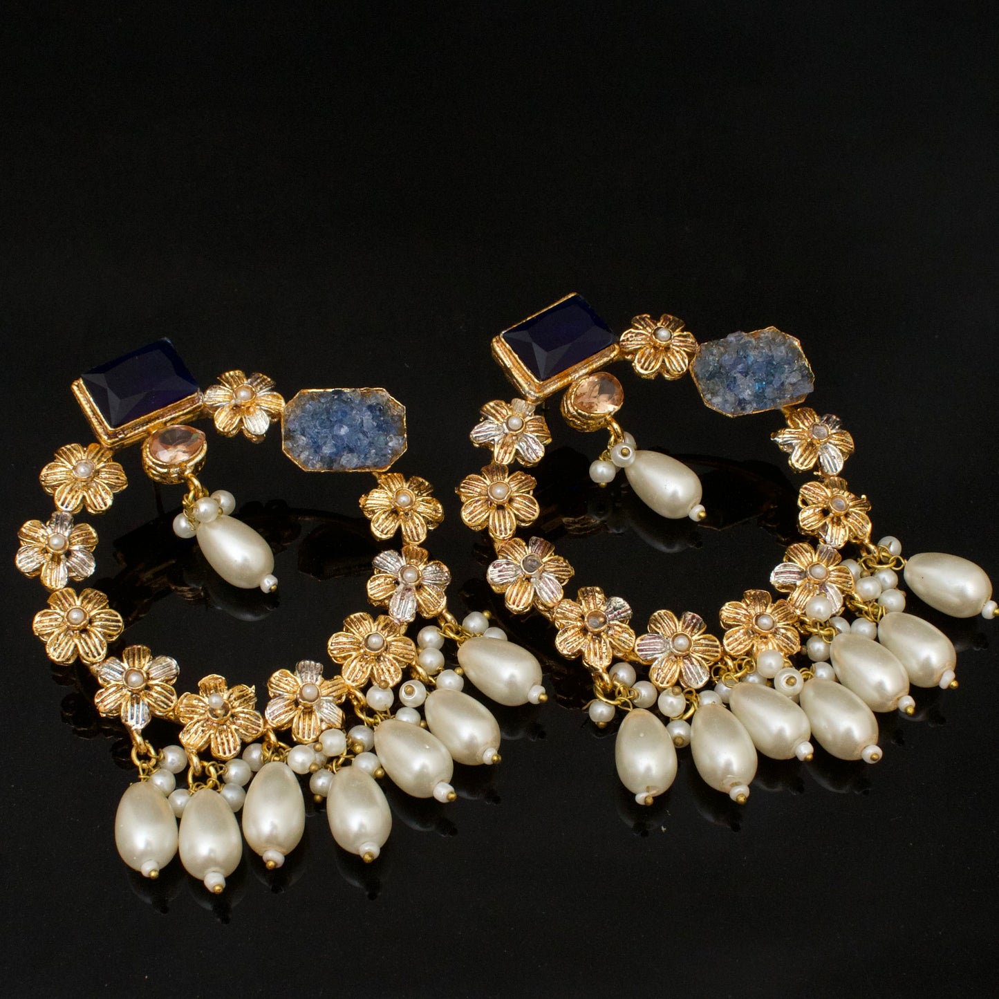 FLOURISH PEARL EARRING