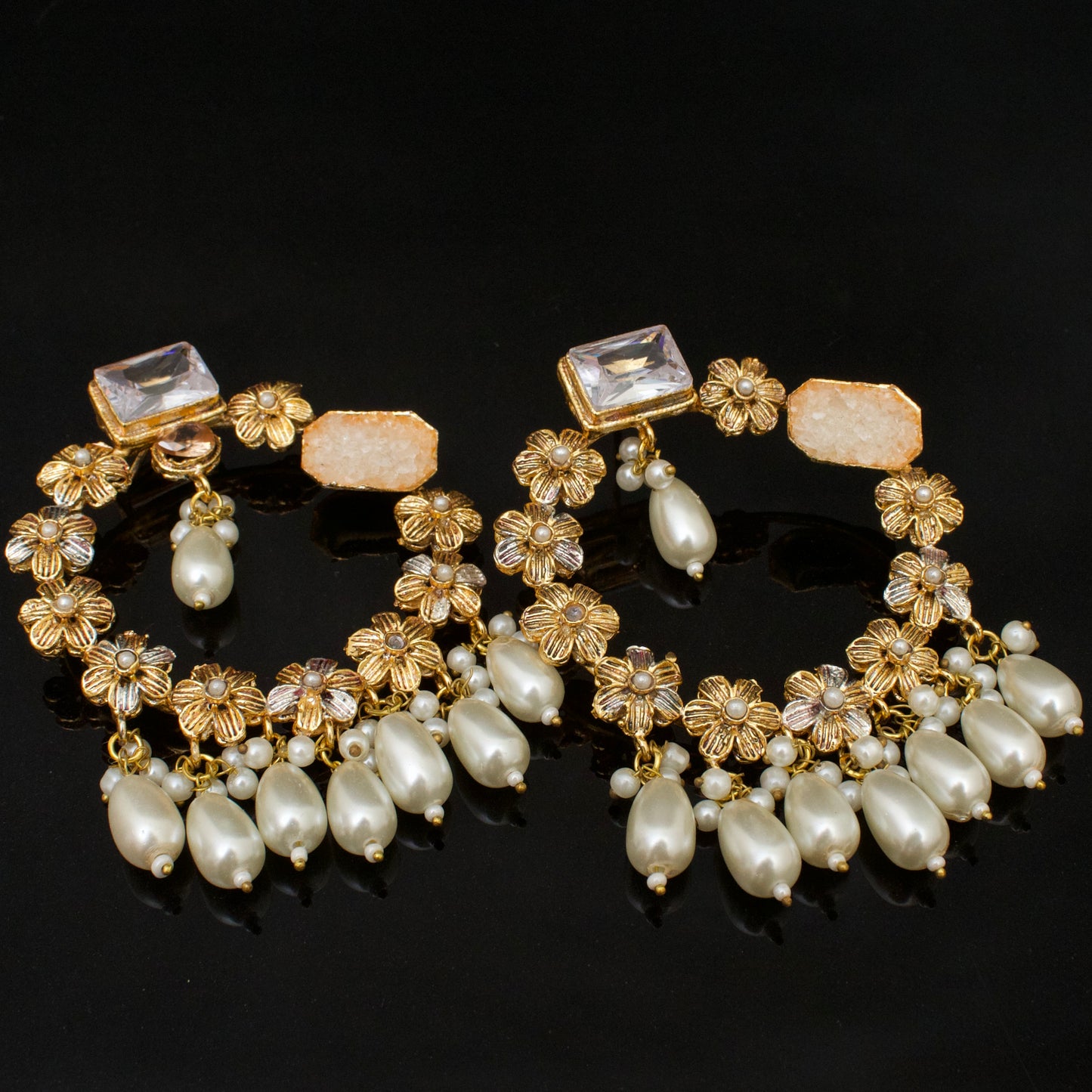 FLOURISH PEARL EARRING