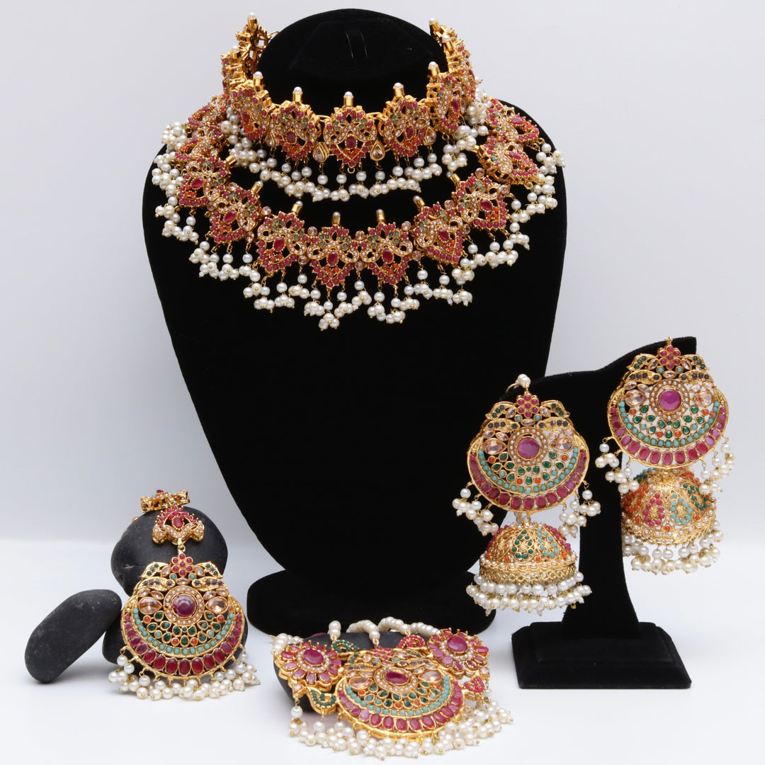 Elegant Naurattan Set
