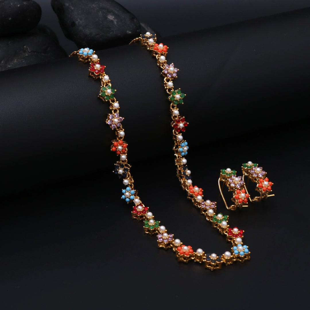 BLESSED BLOOM NECKLACE WITH EARRING