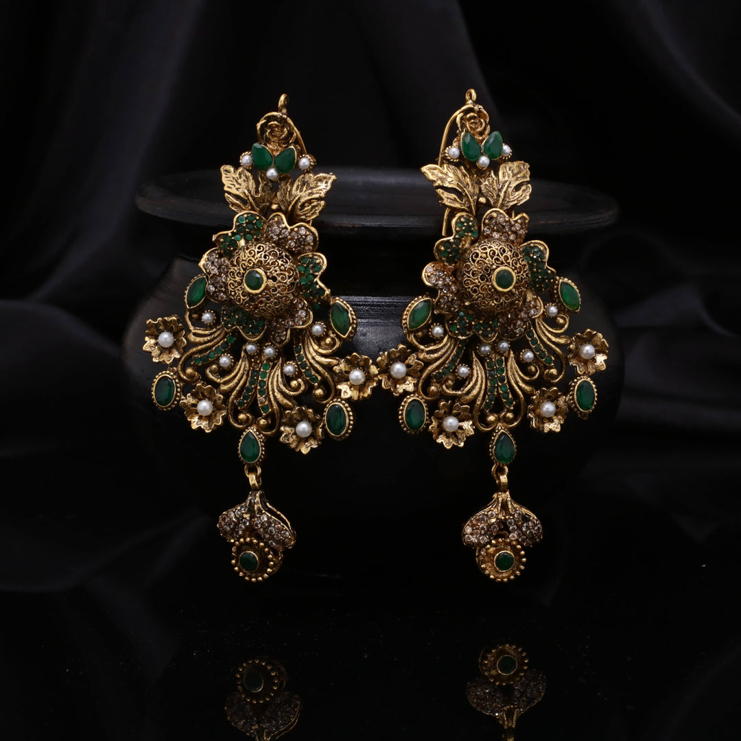 Kairi Zirconia with Crystal Earing 02