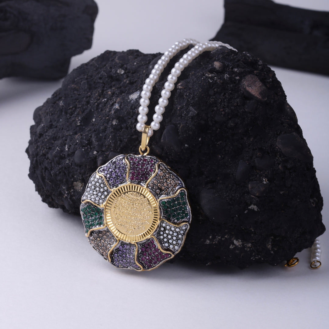 Calligraphy Pendant 031