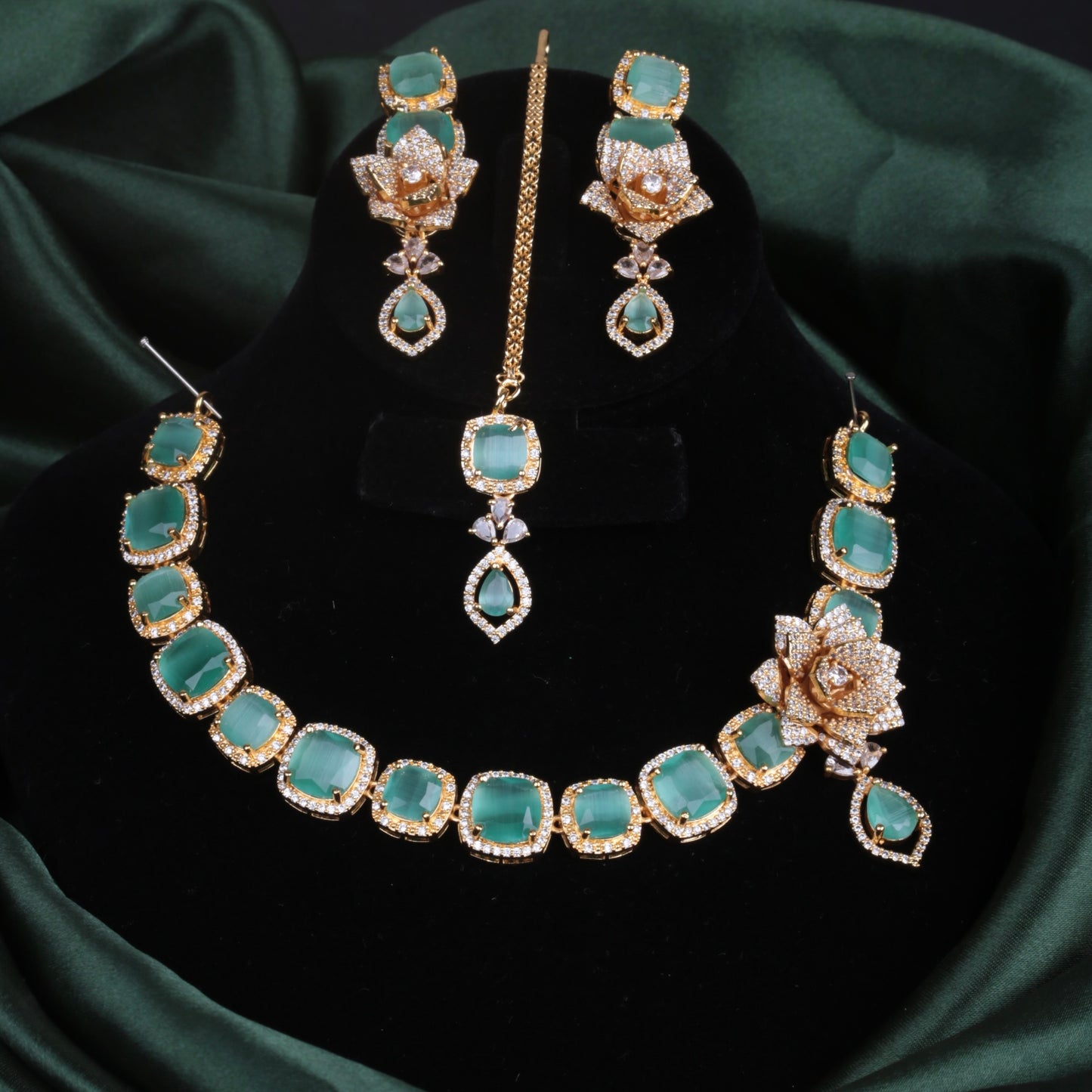 Celestial Charm Set Mint Green 54