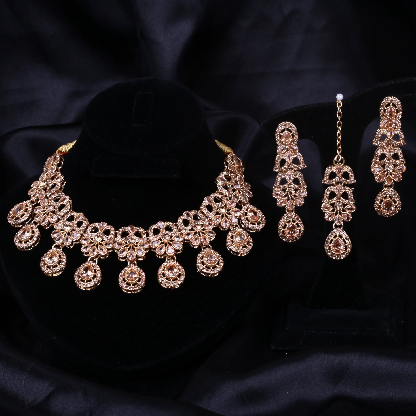 Radiant Elegance Golden Set