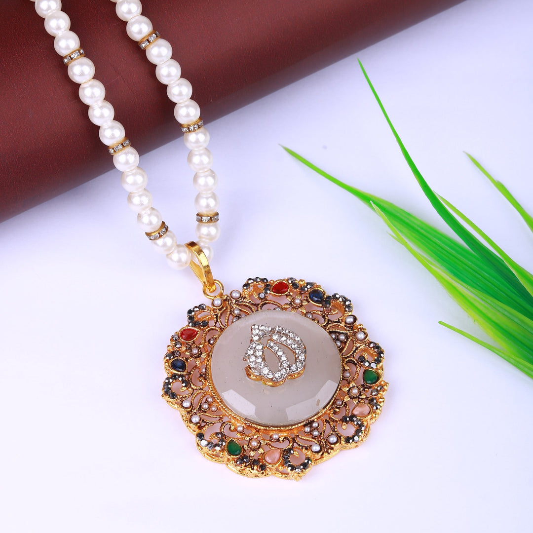 Calligraphy Pendant 077