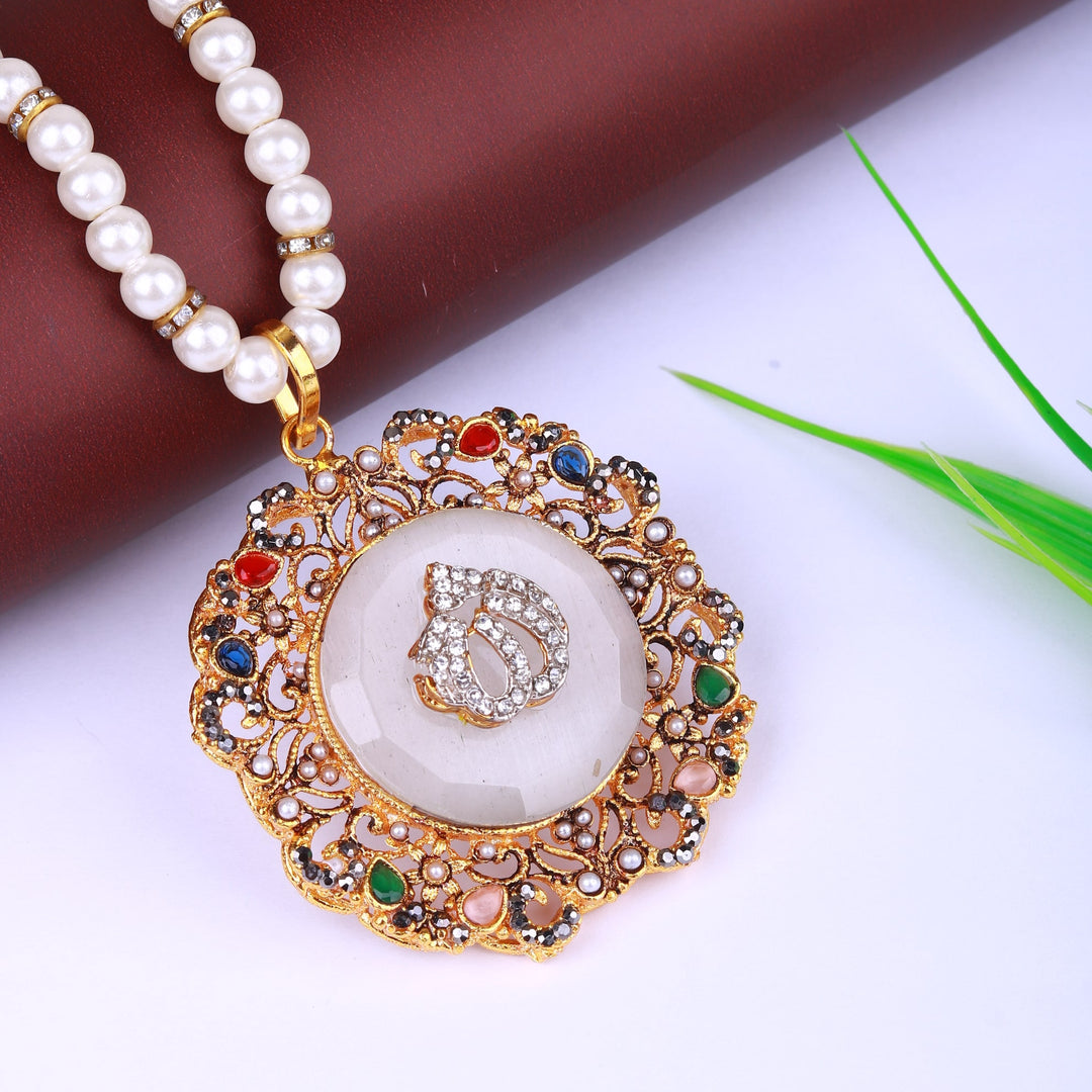 Calligraphy Pendant 077