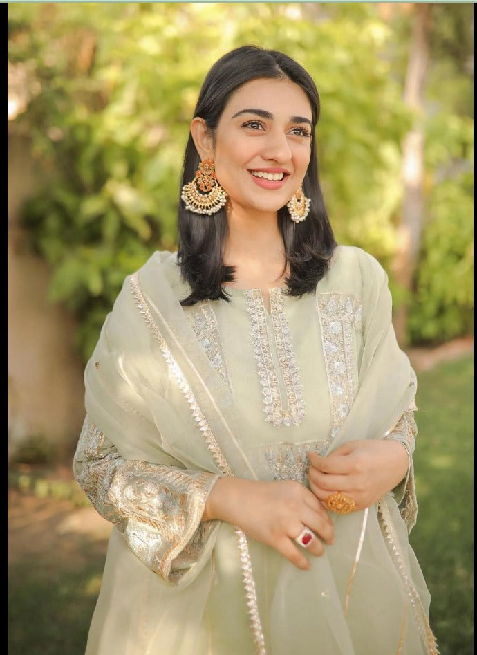 Exquisite Nauratan Earrings