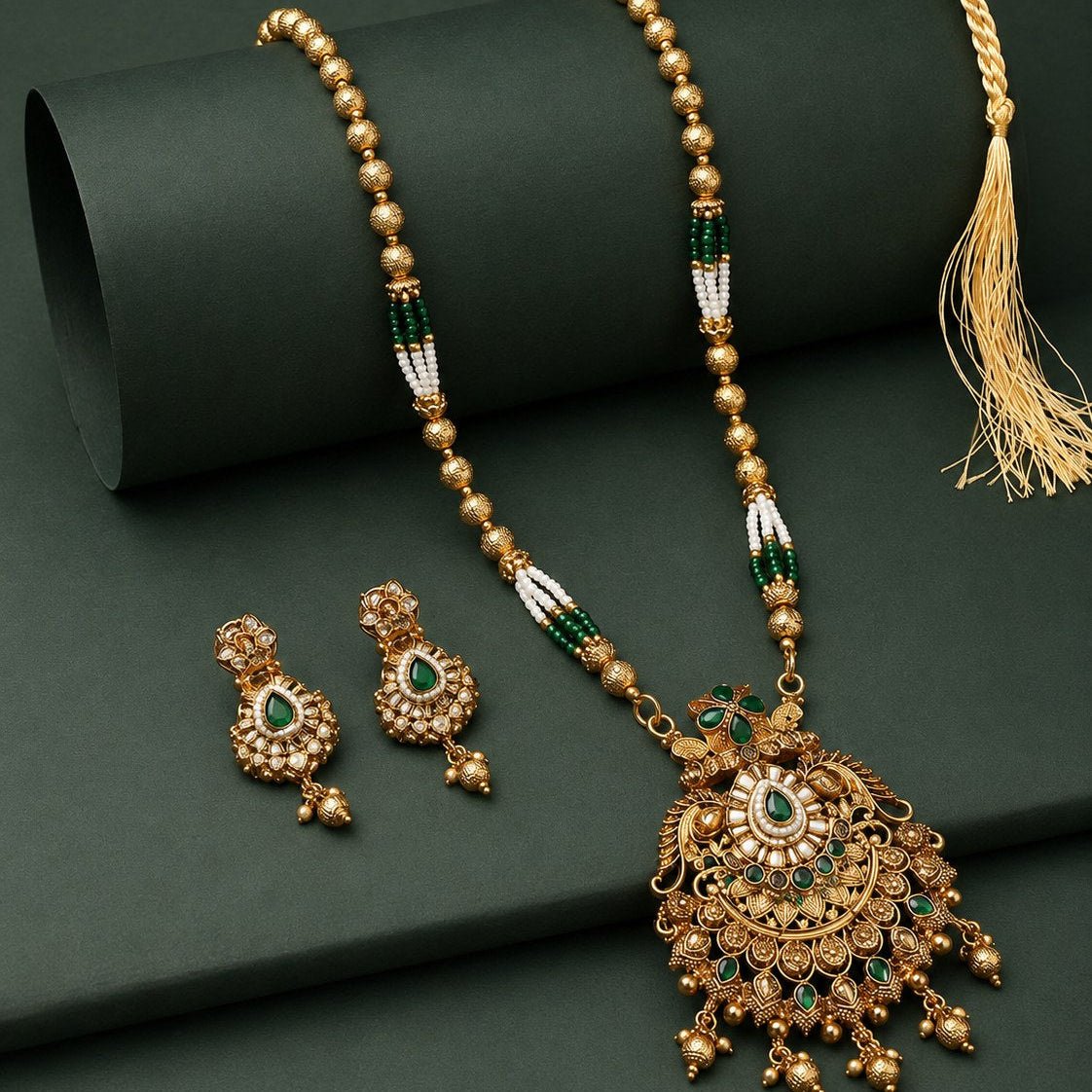Shahi Emerald Pendant Set