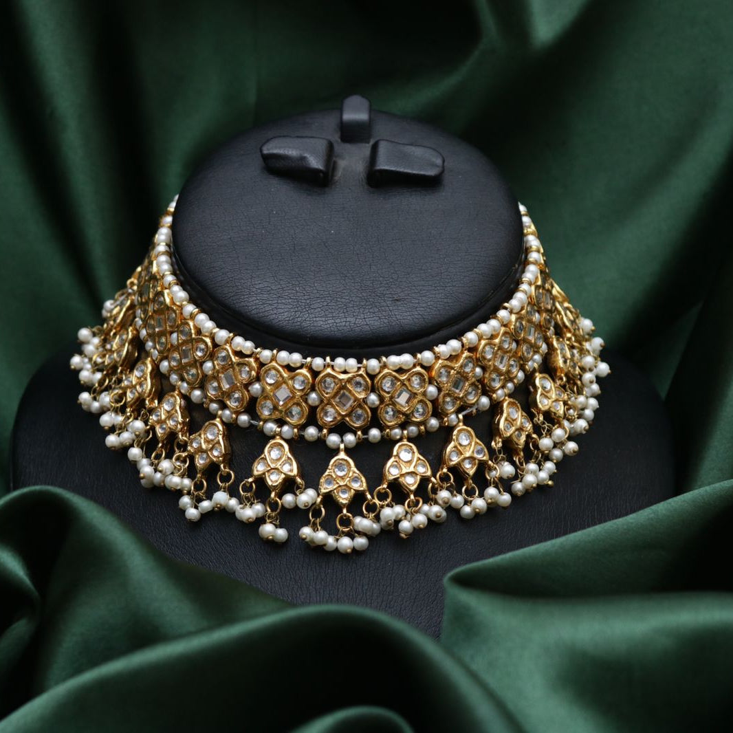 Stunning Laak Kundan Chokar Set 4