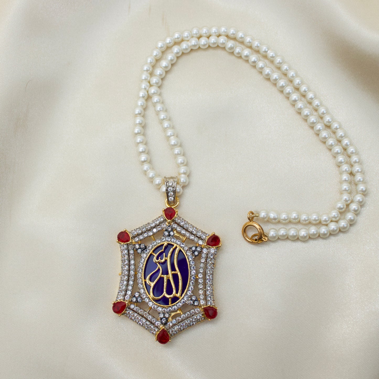 Calligraphy Pendant 015