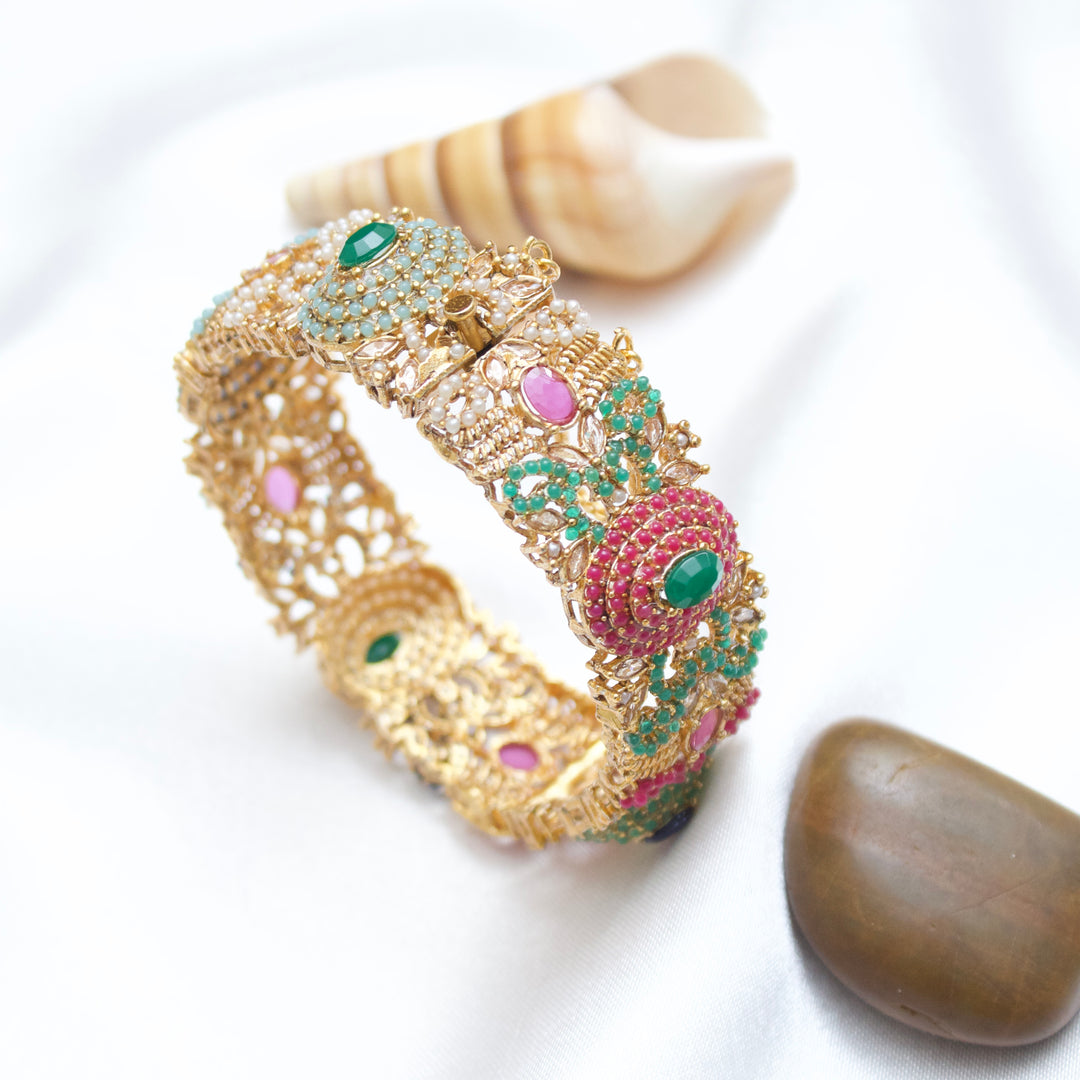 Single Luxury Naurattan Bangle