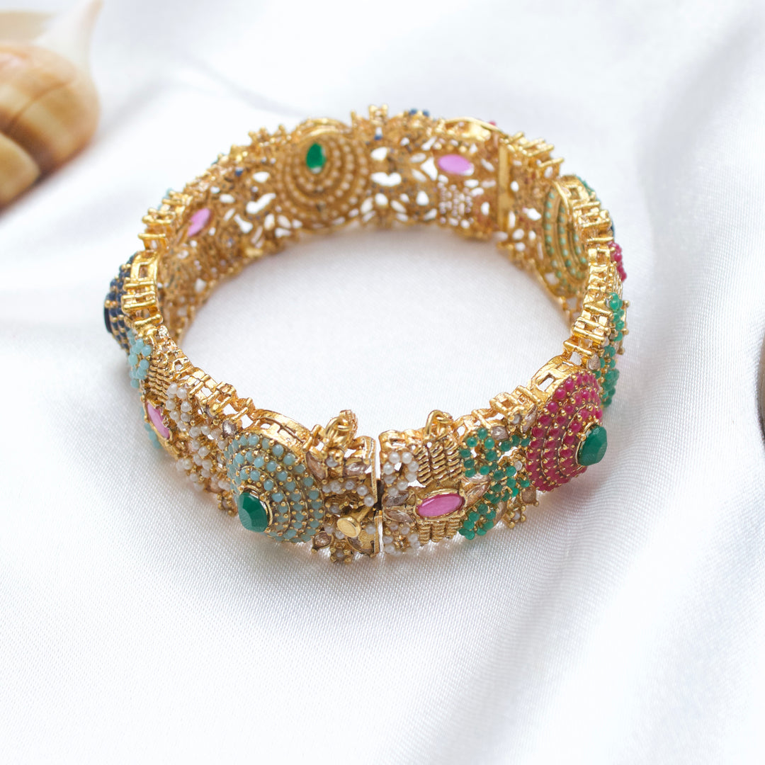 Single Luxury Naurattan Bangle