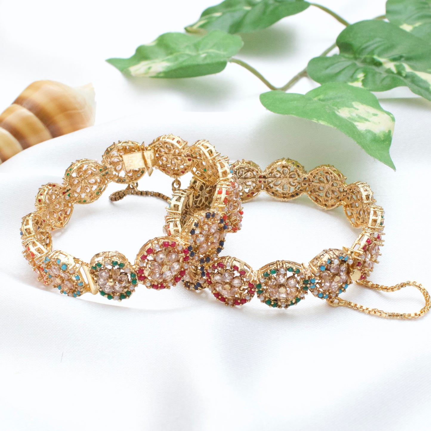 Lavish Naurattan Bangles