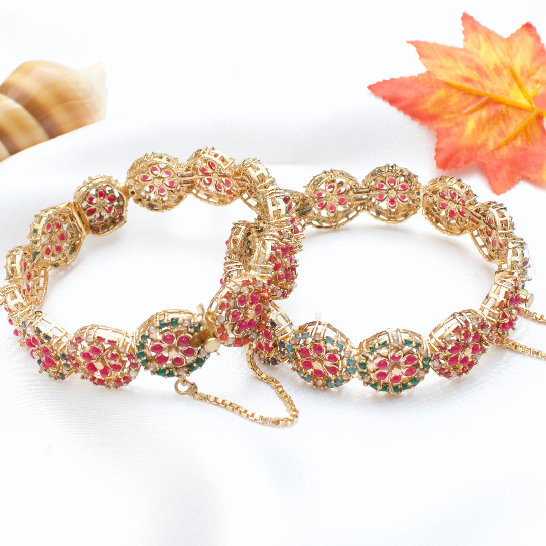Lavish Naurattan Bangles