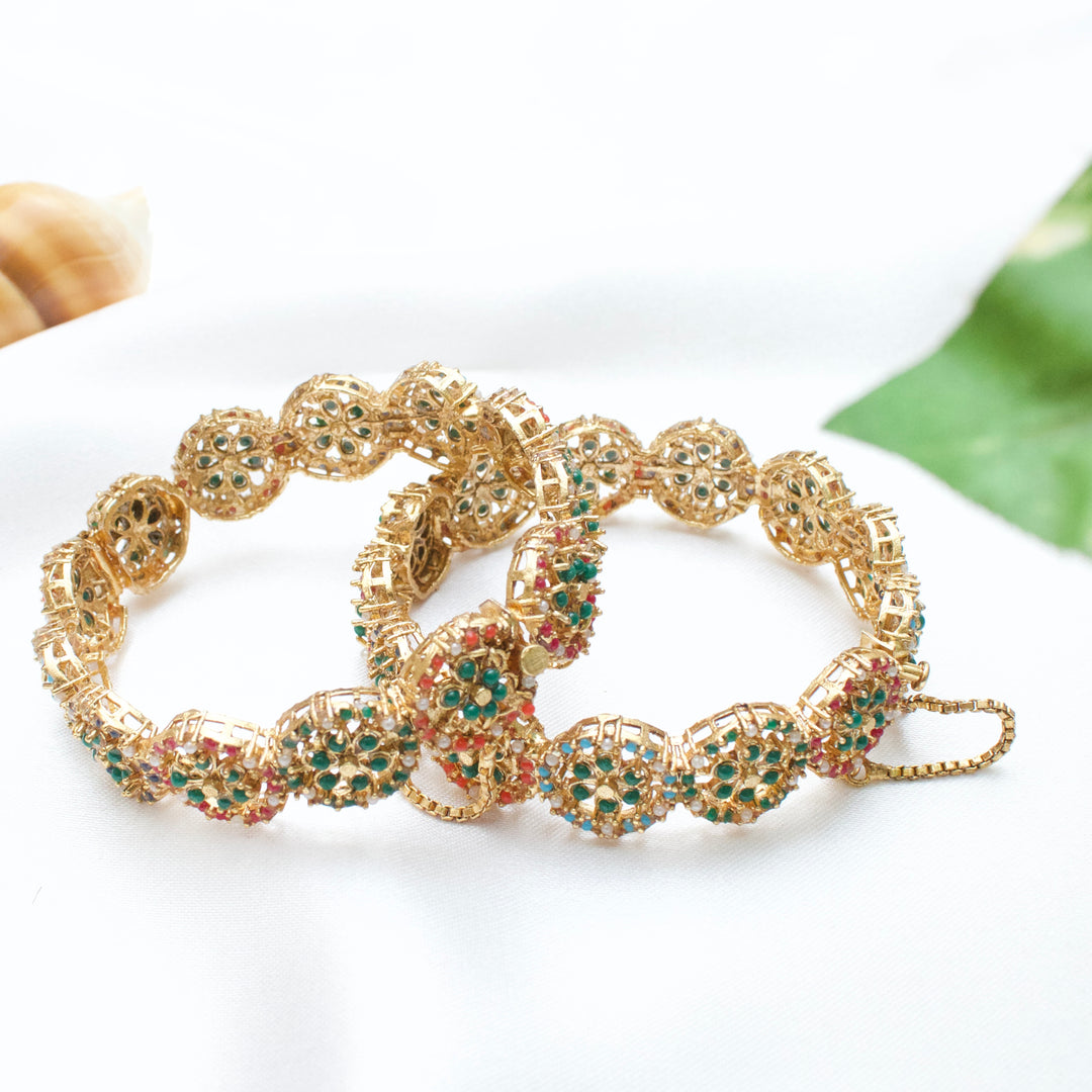 Lavish Naurattan Bangles