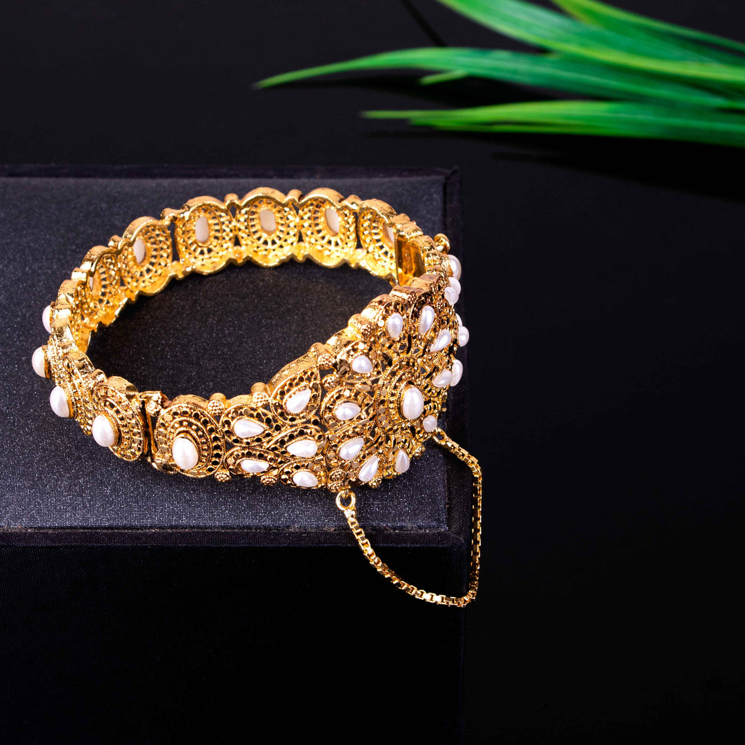 Elegance Pearl Bangle