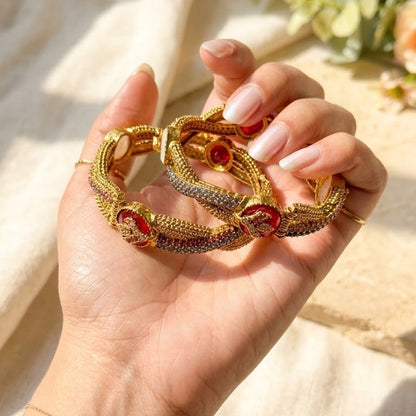 The "Gilded Splendor" Heritage Solitaire Bangle