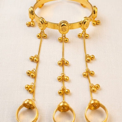 Kashmiri Style Gold Plated Hath Phool Bracelet Ring Hand Chain | Adjustable Design Haath Phool for Women (Single Piece)