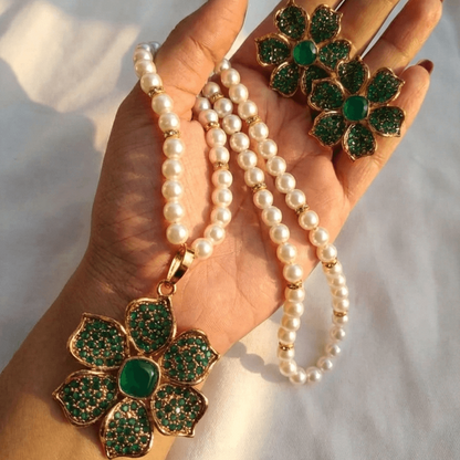 The Royal Fleur Pearl Set