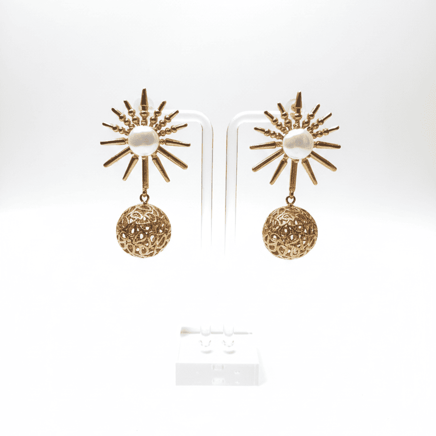 The Golden Ray Drops