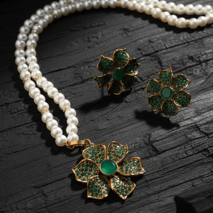 The Royal Fleur Pearl Set