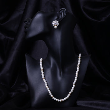 Zarkoon Jarao Tops With Pearl Mala Necklace Set