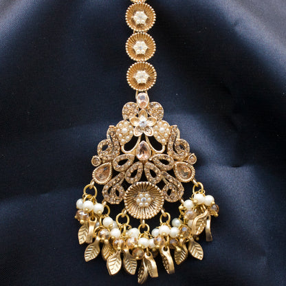 Traditional Kundan Necklace Set