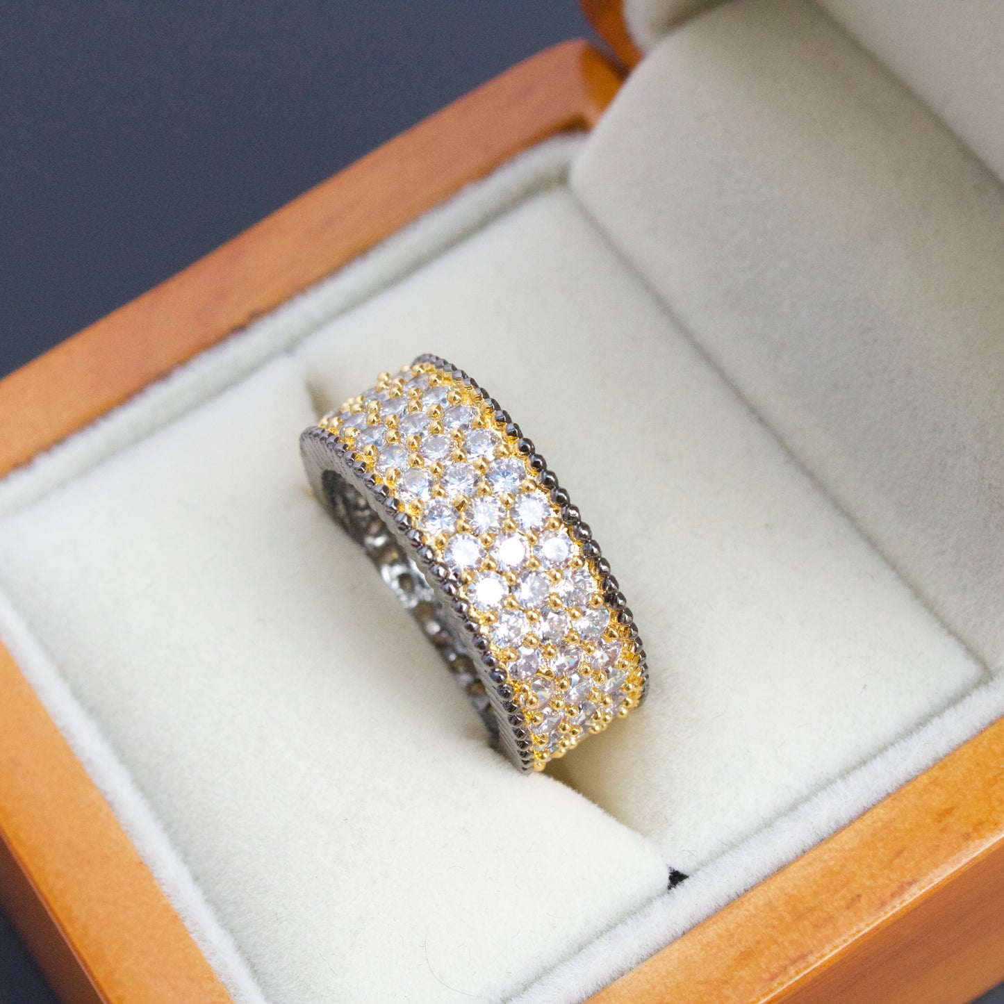 Zirconia Finger Ring