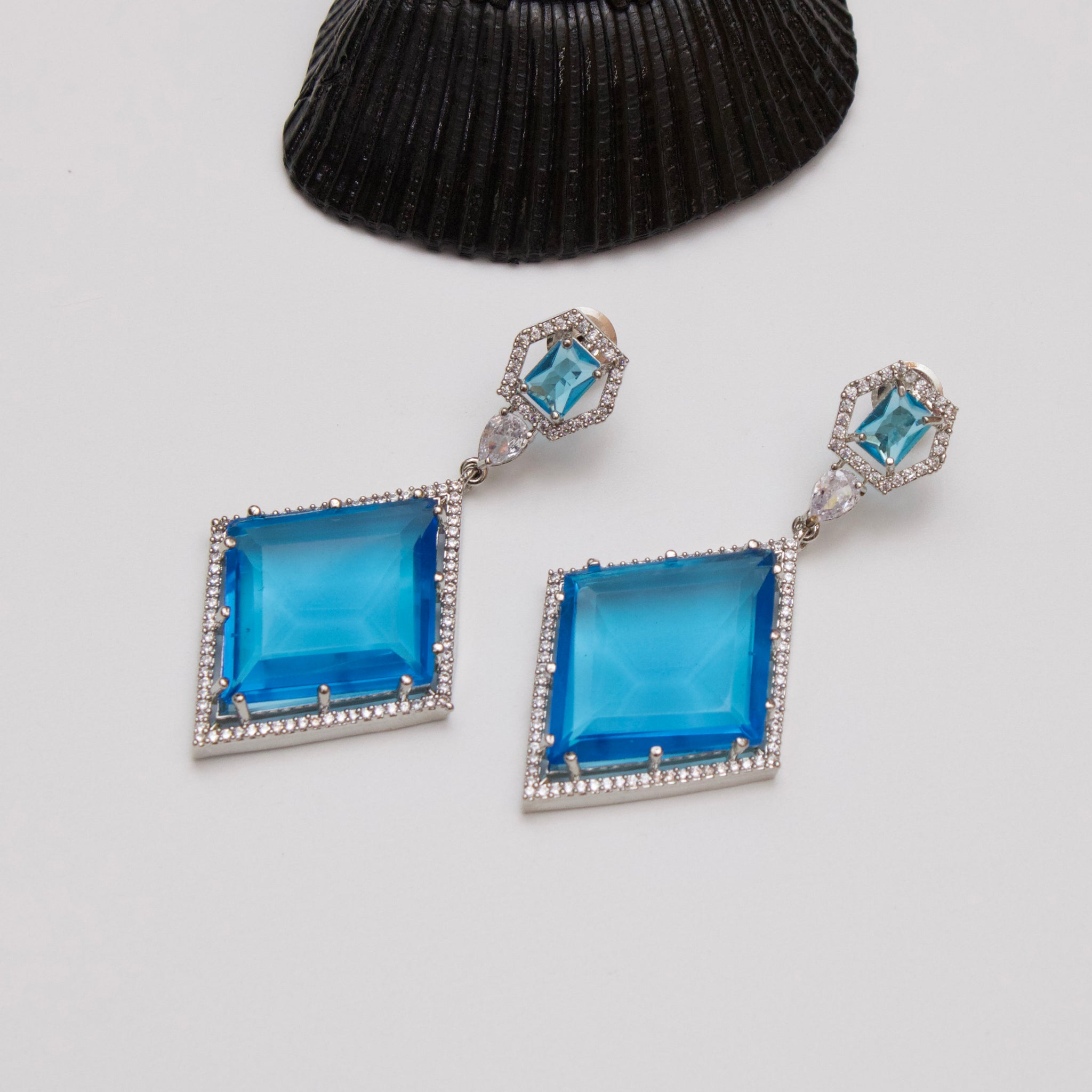 Lagoon Crystal Diamonds