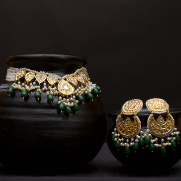 Stunning Laak Kundan Set Golden/Green